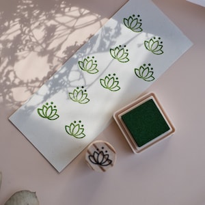 Semplice timbro in gomma a forma di fiore di loto per la decorazione del diario di meditazione, timbro in legno minimalista a forma di fiore di loto, regalo per insegnante di meditazione