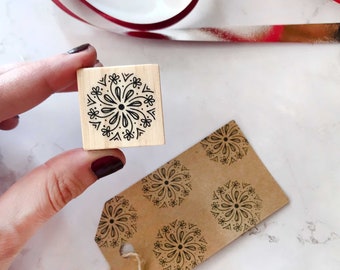 Christmas mandala rubber stamp for Holiday craft decorations, DIY Christmas labels, DIY Christmas wrapping pattern