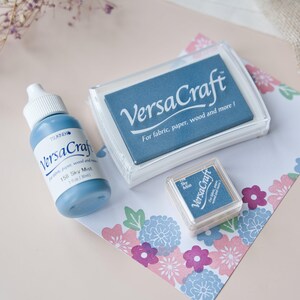 Almohadilla de tinta azul pálido para tela y papel, almohadilla de tinta mini VersaCraft Sky Mist, botella de tinta VersaCraft azul claro, tinta azul pastel para scrapbooking.