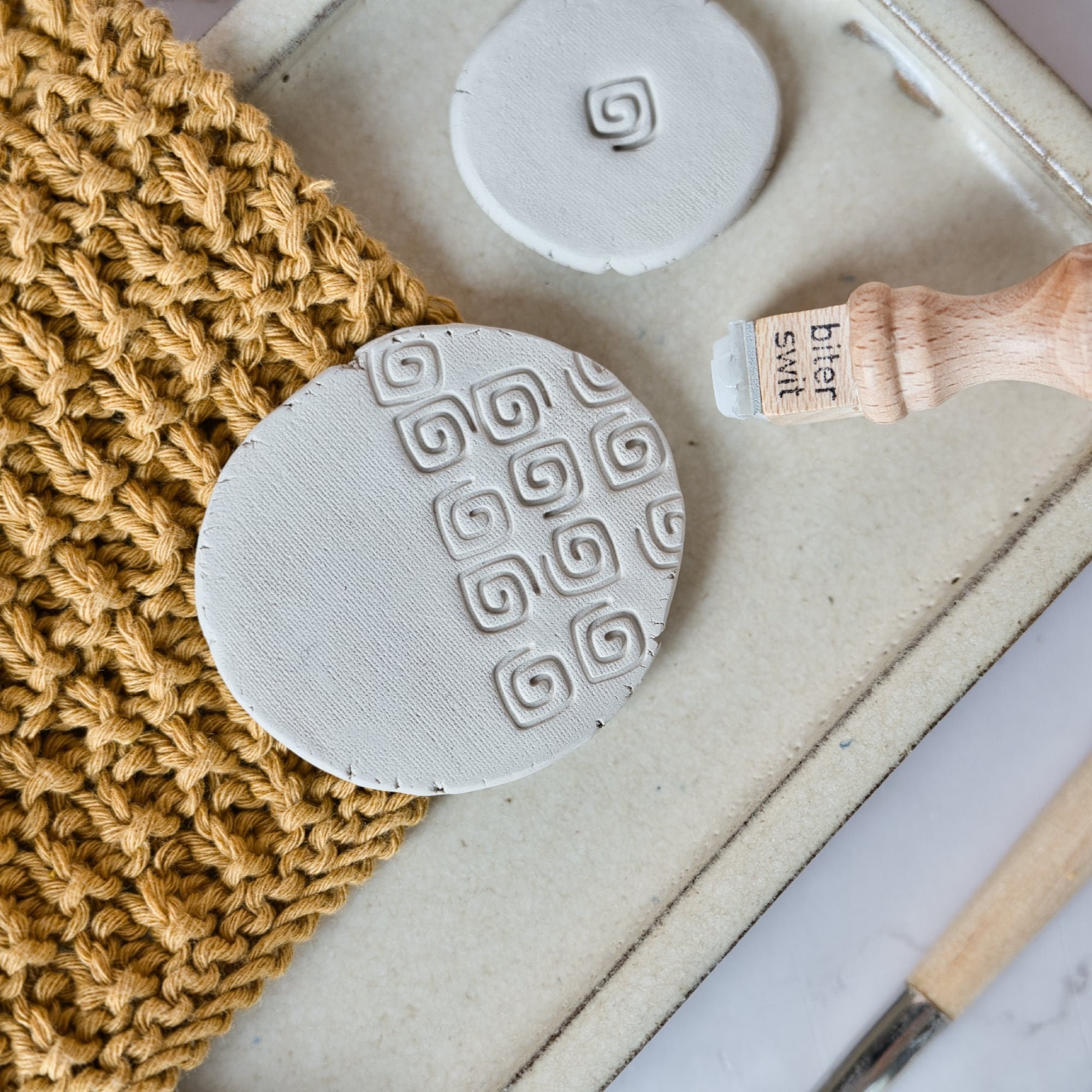 Printtoo Square Timbro di gomma di legno modello a spirale Crafting Textile Stamps-2 x 2 pollici