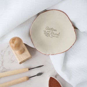 diy air dry clay jewelry dish for wedding guest gifts  by biterswit