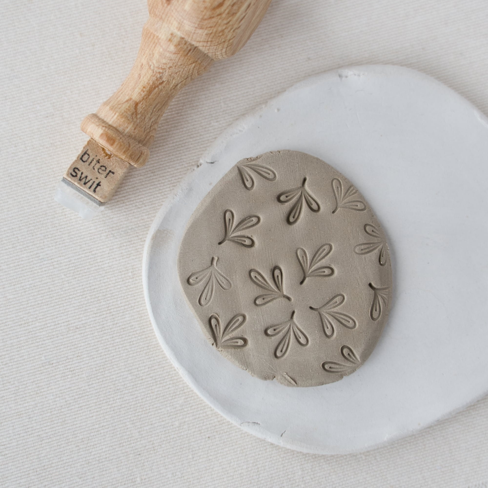 Simple Leaf Texture Clay Stamp for Botanical Patterns on Pottery, Small  Line Leaf Stamp for Natural Soaps, Clay Supplies for Ceramic Classes 