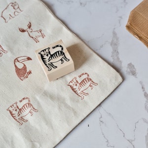 Tampon en caoutchouc tigre moderne dessiné à la main pour projets de bricolage pour enfants, tampons animaux de la jungle sauvage pour albums de coupures, tampon tigre du Bengale