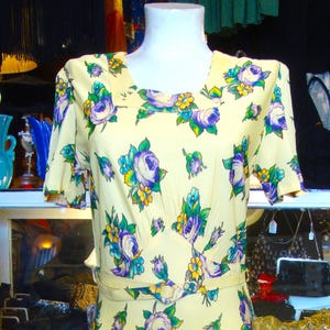Vintage World War II Era Rayon Jersey Knit Border Print Dress/Size XS