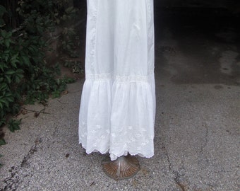 Antique Victorian Edwardian Petticoat with Gathered Back and Double Flounce with Embroidery * XS