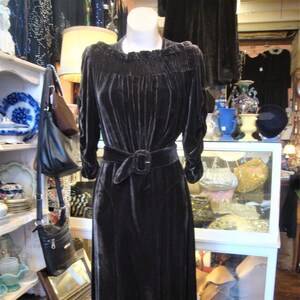 Vintage 1930's 30's 1940's 40's Cocoa Brown Silk Velvet Dress with Shirring and Belt/Size Small image 1