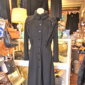 SALE Vintage 1930's 1940's Black Wool Princess Fit and Flare Coat with Persian Lamb Trim/size S/M image 3