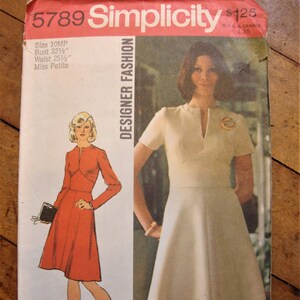 Vintage 1973 Designer Fashion Sewing Pattern Petite Dress