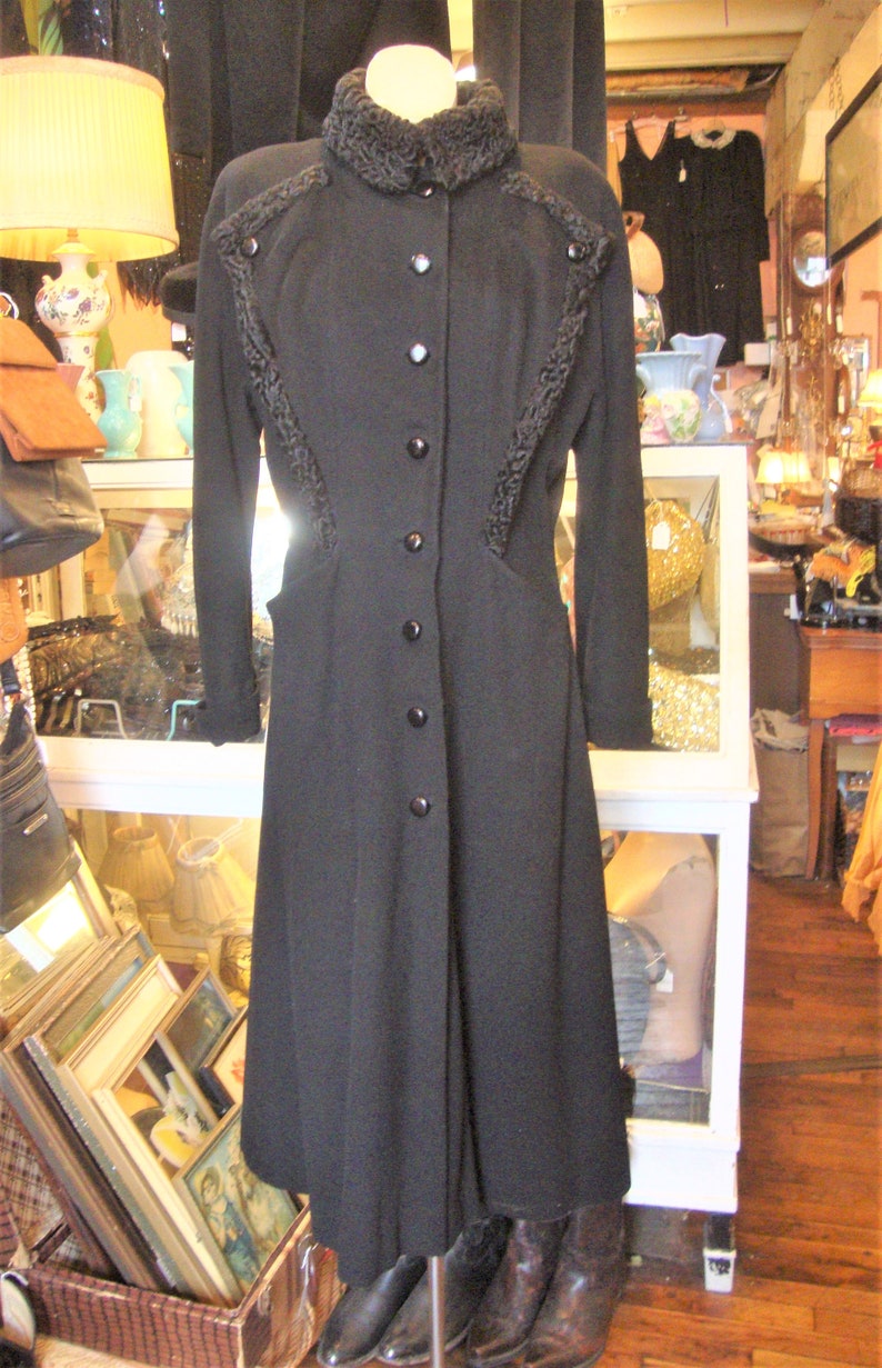 SALE Vintage 1930's 1940's Black Wool Princess Fit and Flare Coat with Persian Lamb Trim/size S/M image 4