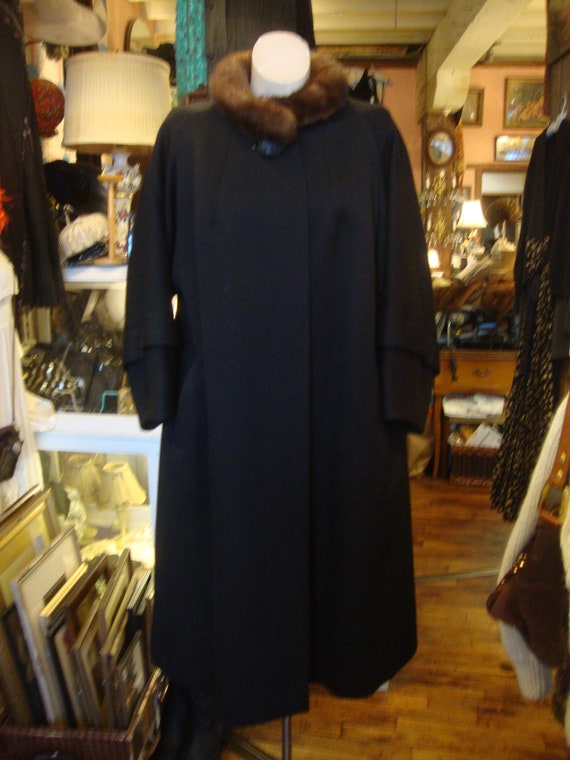 Vintage 1950's 50's Dramatic Black Wool Coat with… - image 4