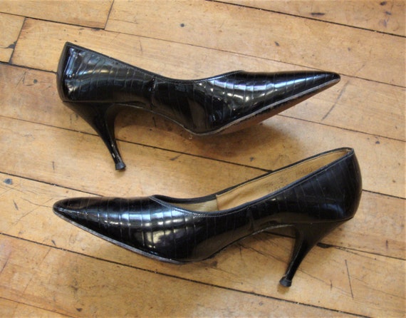 Vintage 1960's Faux Alligator Shoes Pumps/Black/L… - image 9
