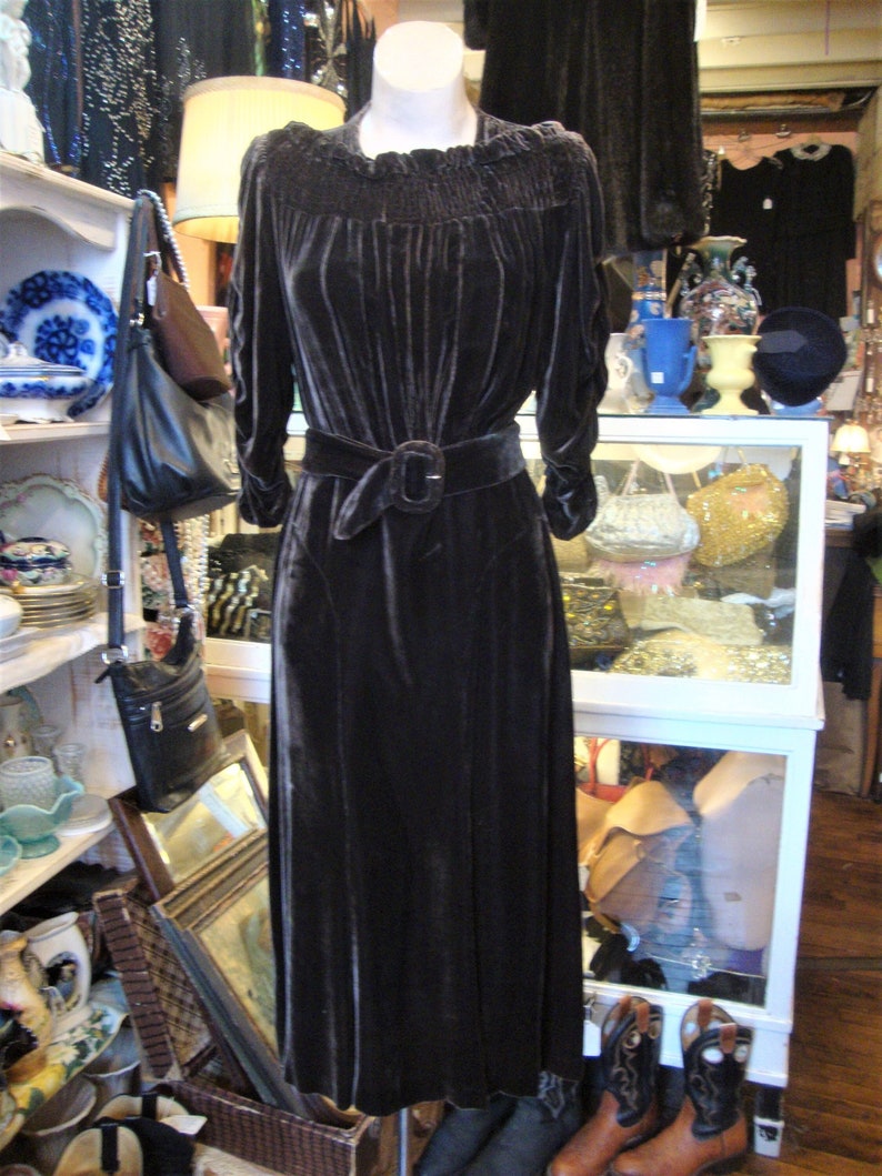 Vintage 1930's 30's 1940's 40's Cocoa Brown Silk Velvet Dress with Shirring and Belt/Size Small image 1