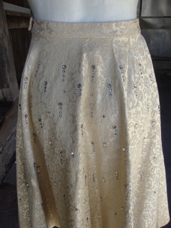 Vintage 1950's Ivory Brocade Full Skirt with Rhin… - image 9