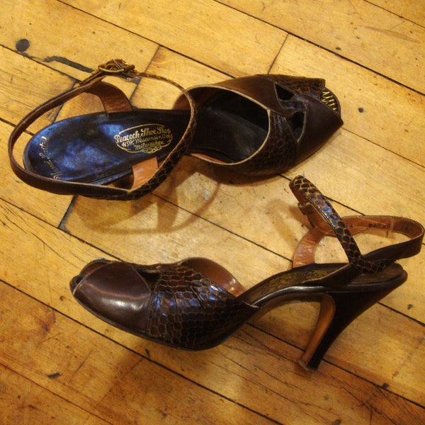 Chaussures peep toe à talons hauts et lanières de reptiles en cuir marron, vintage des années 40 et 50/taille 8AA