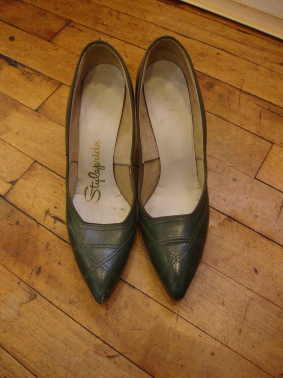 Vintage 1950's 1960's Green High Heel Pumps Mad M… - image 2