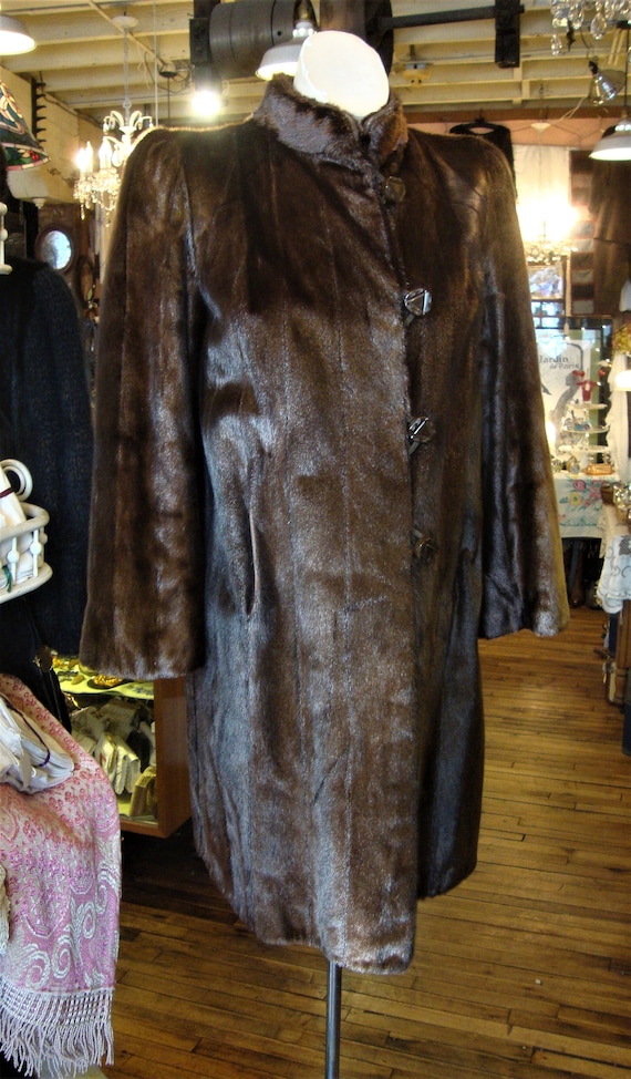 SALE!  Vintage Late 1930's/Early 1940's Fur Coat … - image 2