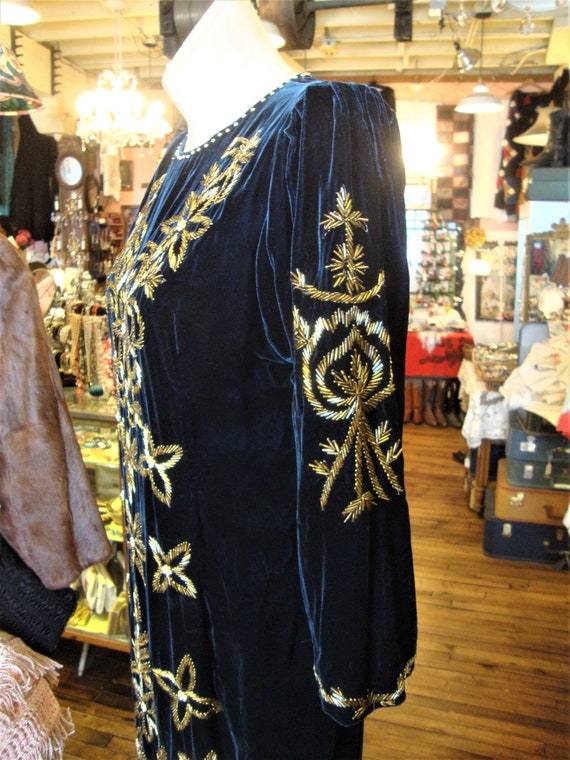 Vintage Midnight Blue Velvet Beaded Dress/Gold Be… - image 7