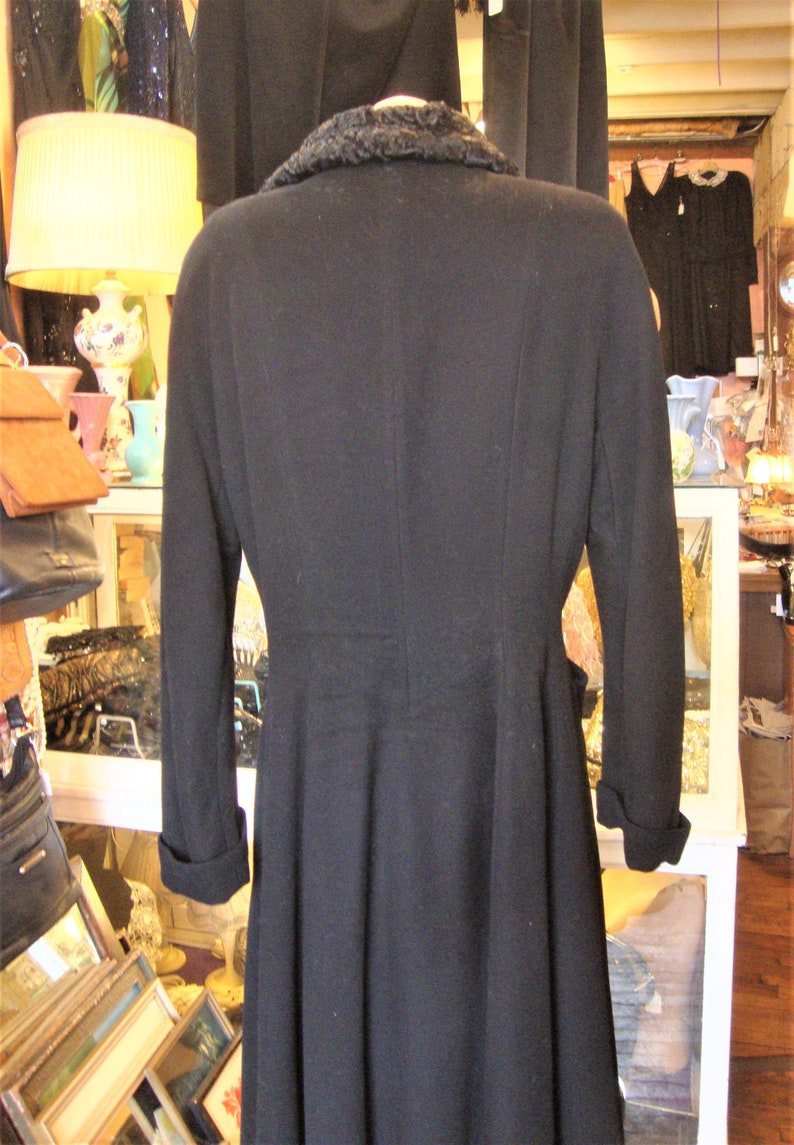 SALE Vintage 1930's 1940's Black Wool Princess Fit and Flare Coat with Persian Lamb Trim/size S/M image 7