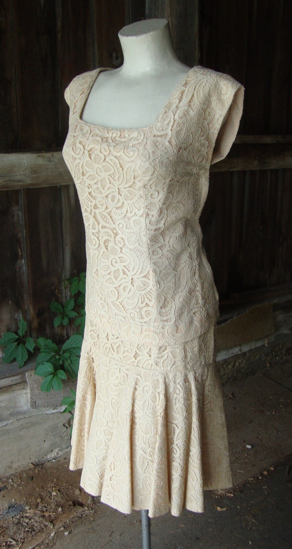 Vintage 1960's Ecru Lace 2 Piece Dress with Flipp… - image 2