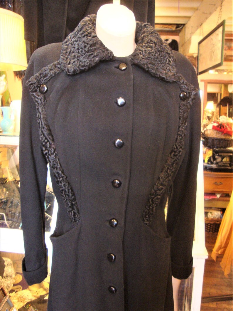 SALE Vintage 1930's 1940's Black Wool Princess Fit and Flare Coat with Persian Lamb Trim/size S/M image 5