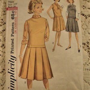 1960s Simplicity Sewing Pattern 5161: Sleeveless Dress, Pleated Skirt (34&quot; Bust)
