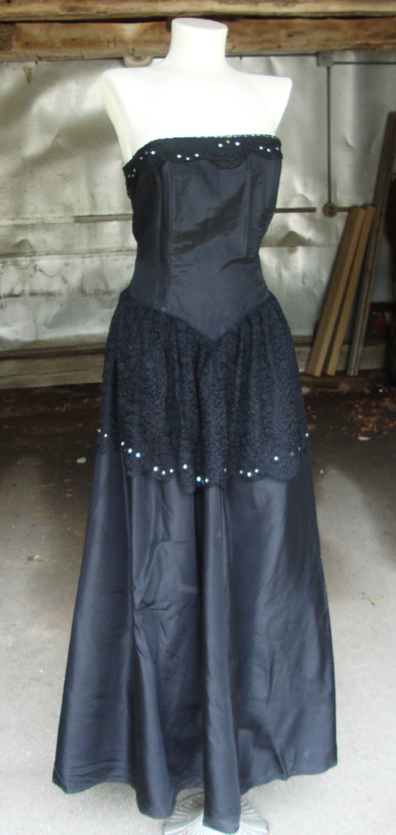 Vintage 1940's Black Taffeta and Lace Strapless D… - image 1