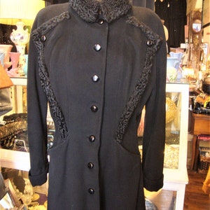 SALE Vintage 1930's 1940's Black Wool Princess Fit and Flare Coat with Persian Lamb Trim/size S/M image 9
