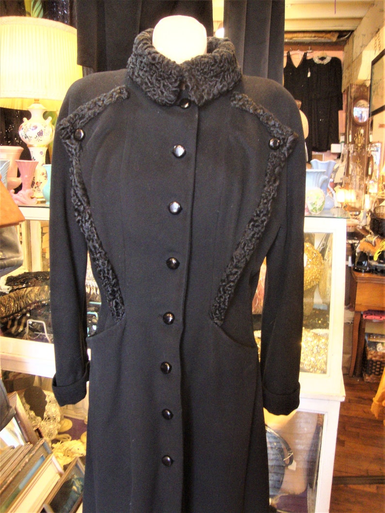 SALE Vintage 1930's 1940's Black Wool Princess Fit and Flare Coat with Persian Lamb Trim/size S/M image 9