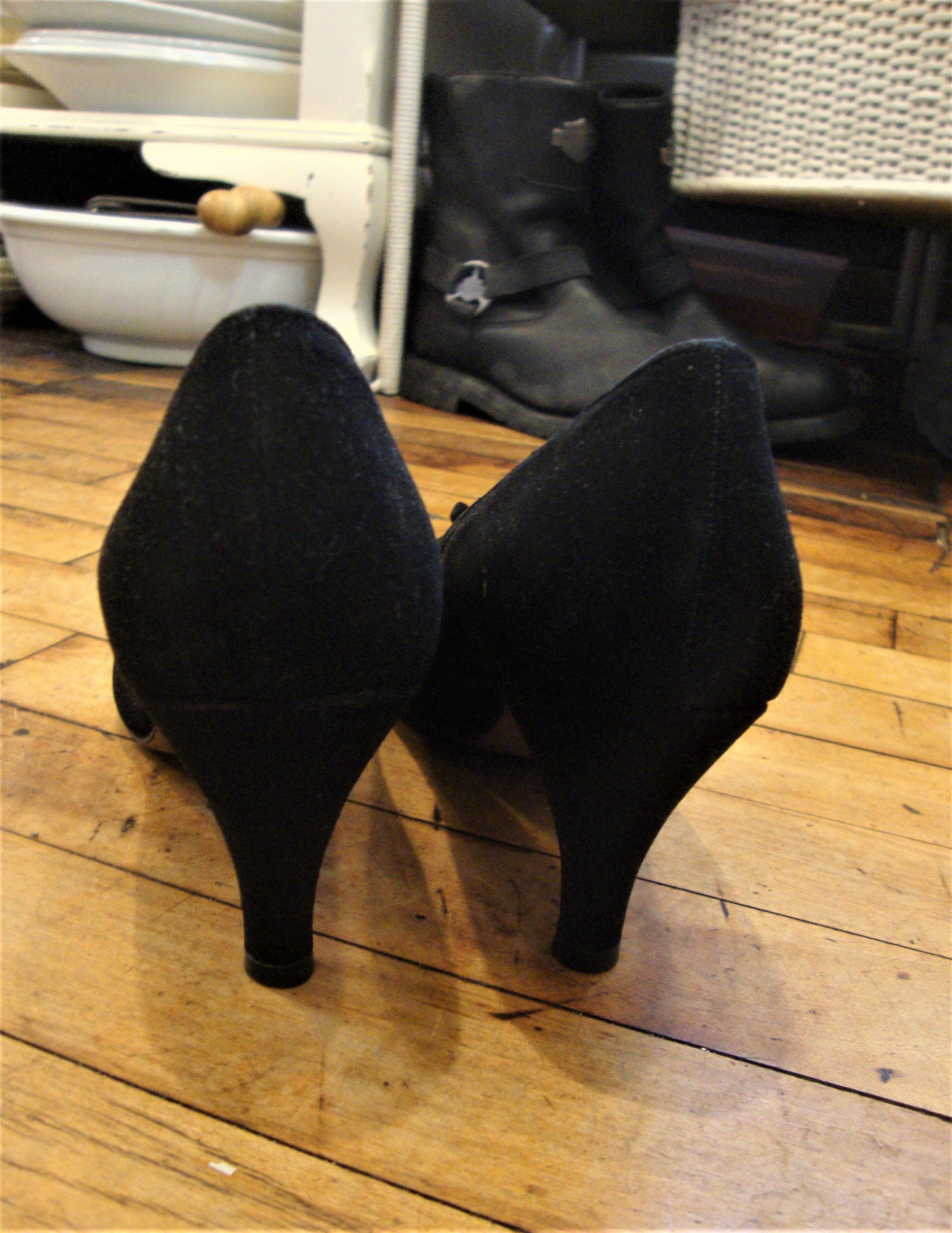 Vintage 1950's 1960's Black Suede Pumps Shoes Heels