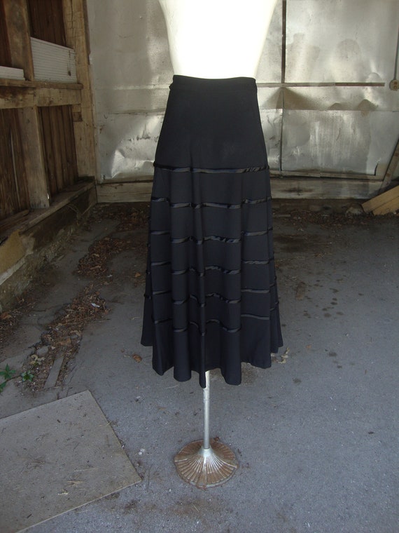 Vintage 1940's 1950's Black Rayon Crepe Flared Sk… - image 7