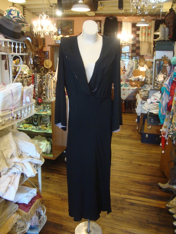 Vintage 1920's 1930's Art Deco Black Crepe Wrap D… - image 2