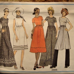 Vintage Vogue Pattern #2505 for Classic 1970&#39;s Boho Dress