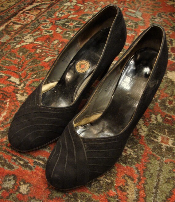 Vintage 1930's 1940's Black Suede Pumps Shoes Hee… - image 5