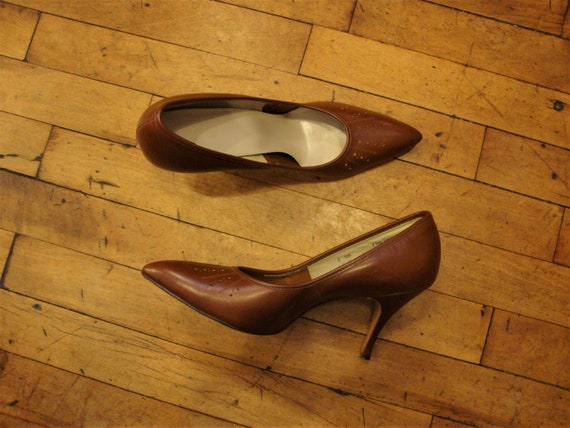 Vintage 1950's 1960's Brown Leather High Heels Pin