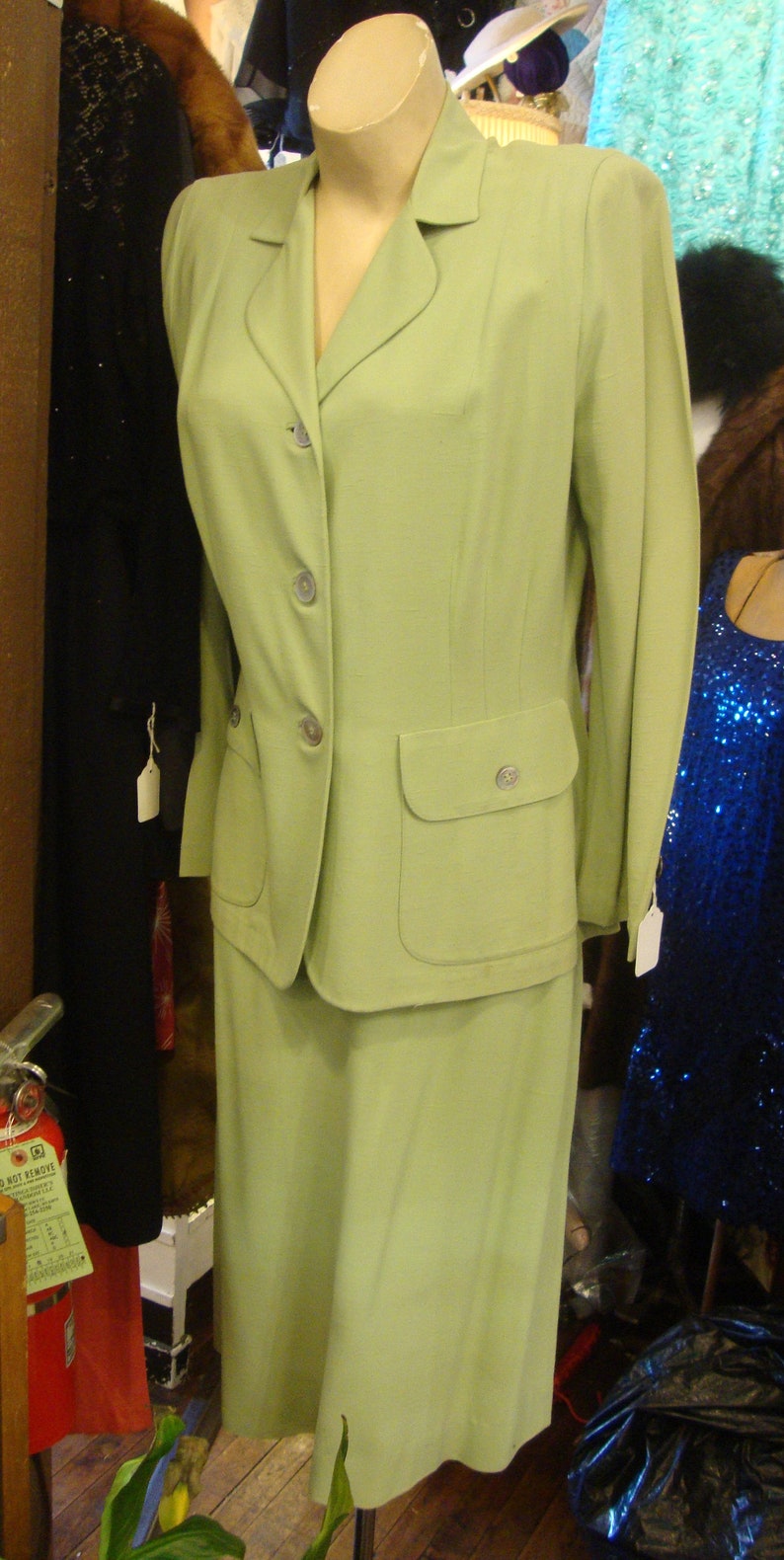 Vintage 1940/'s 1950/'s Spring Green Rayon 2 Piece Suit with Pearl ButtonsSize Medium