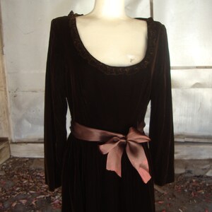 Vintage 1960's 1970's Victor Costa Warm Brown Velvet Scoop Neck Dress with Full Skirt/Small image 4