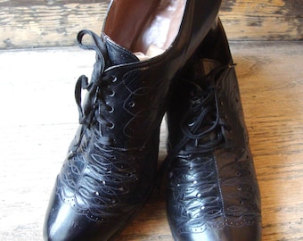 Vintage 1940's  1950's Black Leather Oxford Lace Up Shoes * Size 7.5 A