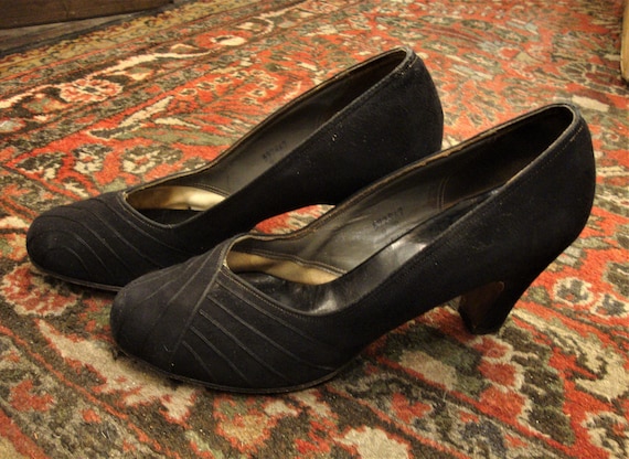 Vintage 1930's 1940's Black Suede Pumps Shoes Hee… - image 8