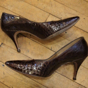 Alligator pumps deals