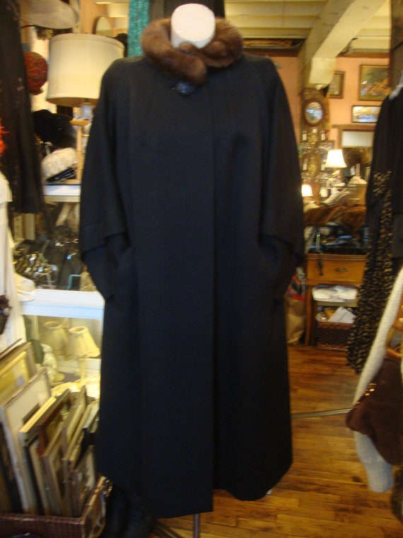 Vintage 1950's 50's Dramatic Black Wool Coat with… - image 2