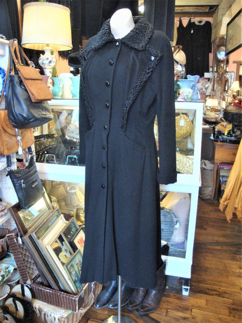 SALE Vintage 1930's 1940's Black Wool Princess Fit and Flare Coat with Persian Lamb Trim/size S/M image 2
