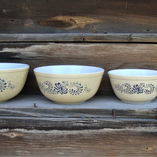 Vintage Pyrex Homestead Pattern Mixing shops Bowl Set/Retro Kitchen/Kitchen Collectibles