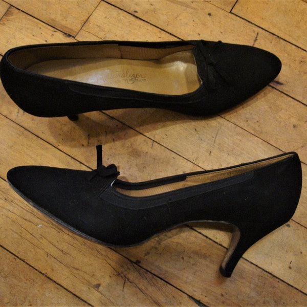 Vintage 1950's 1960's Black Suede Pumps Shoes Heels* Naturalizer * Size 8.5 AAA Narrow