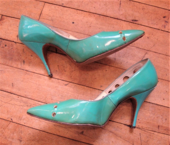 Vintage 1950's 1960's  Turquoise Shiny High Heels… - image 9