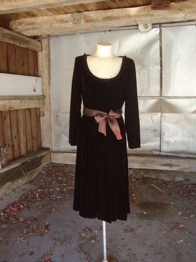 Vintage 1960's 1970's Victor Costa Warm Brown Velvet Scoop Neck Dress with Full Skirt/Small image 1