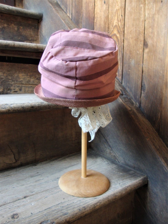 Buy Vintage Antique 1920 display picture 2