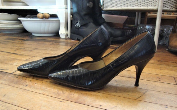 Vintage 1960's Faux Alligator Shoes Pumps/Black/L… - image 2