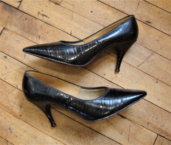 Vintage 1960's Faux Alligator Shoes Pumps/Black/L… - image 1