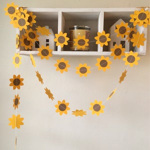 Sunflower Garland, Cardstock Sunflower Banner, Sunflower Party Decor, Garden Party Garlands, Summer Floral Birthday Banner