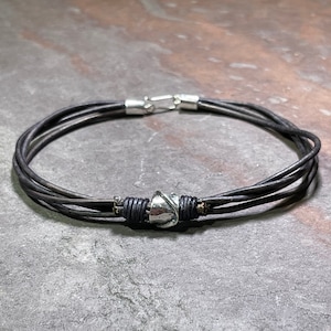 Tobillera Middle Ground - Cuero gris oscuro desgastado y plata artesanal